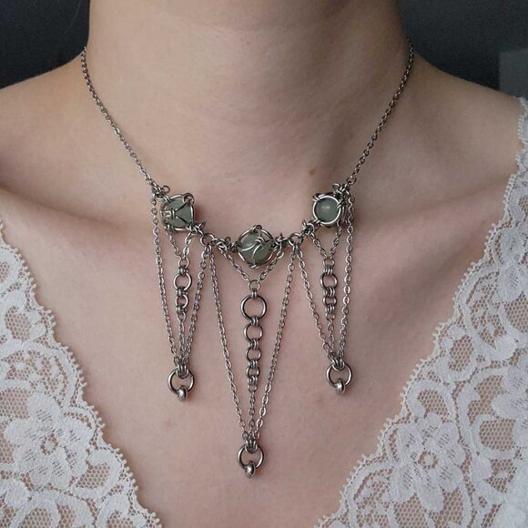Gothic princess chandelier statement silver necklace with a small silver chain - Picture 3 of 5